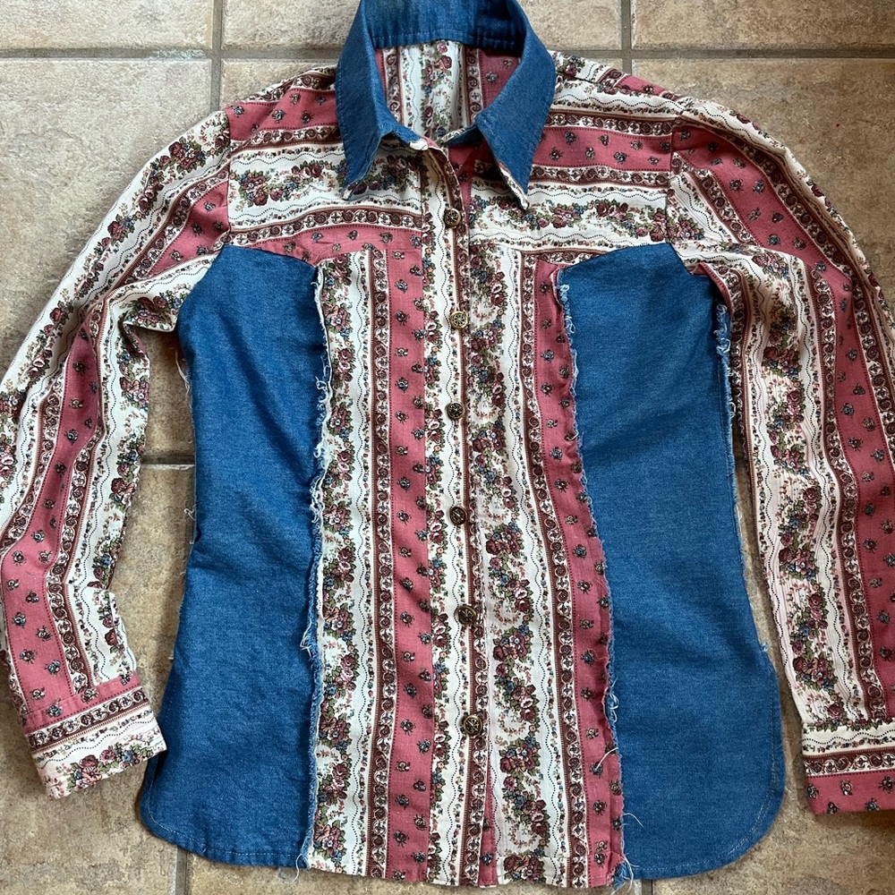 Vintage 1970’s Floral Patchwork Denim Western Shirt - Sz Small - Picture 2 of 14